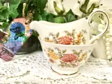 Load image into Gallery viewer, Colclough, Creamer &amp; Sugar Bowl set. Amanda pattern.