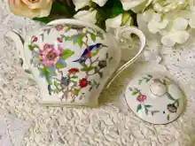 Load image into Gallery viewer, Aynsley China Pembroke pattern, Large Teapot.