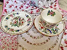 Load image into Gallery viewer, Aynsley China Pembroke pattern, Tea Cup Trio.